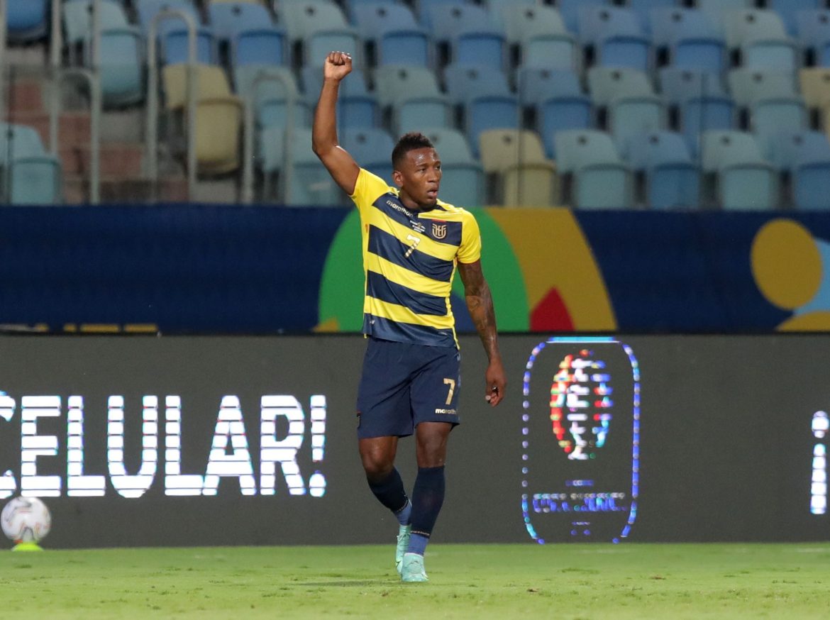 Spurs considering move for Estupinan
