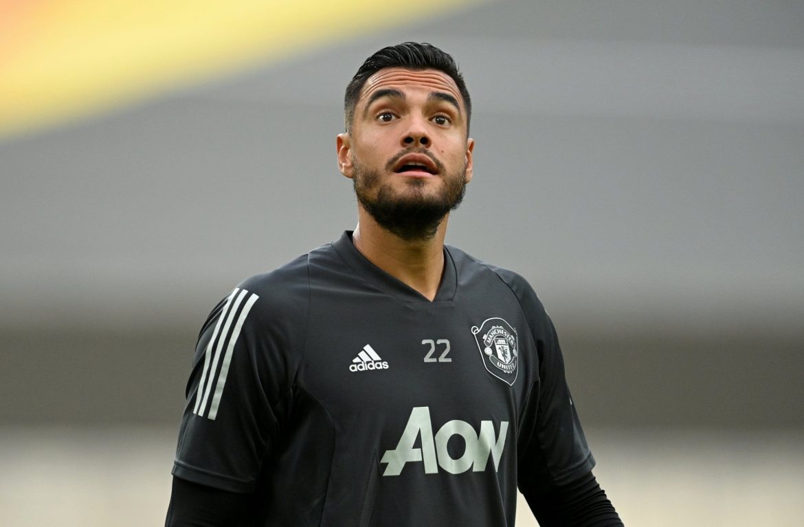 Everton submit offer to sign Sergio Romero