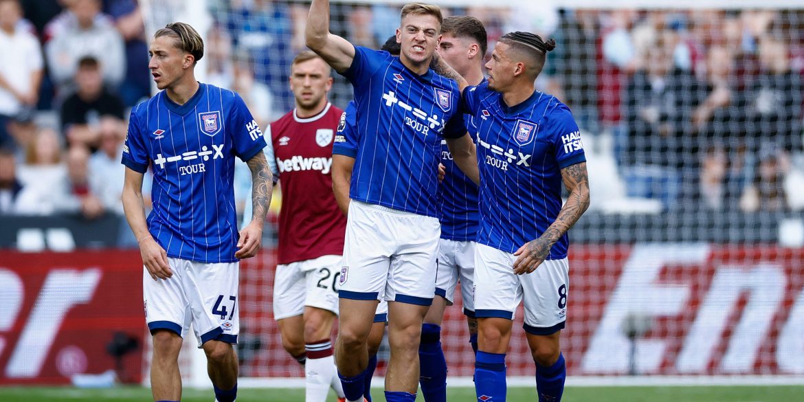 49ers and Leeds plotting move to sign "fantastic" £8m-a-year player on loan